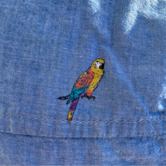 Old Navy Chambray Button Down Parrot Print Size XS - Picture 7 of 12